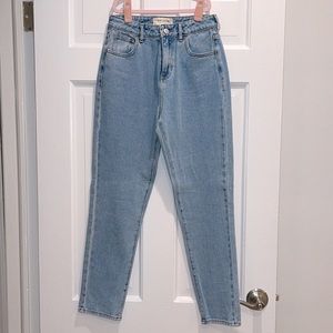 Light wash PacSun mom jeans